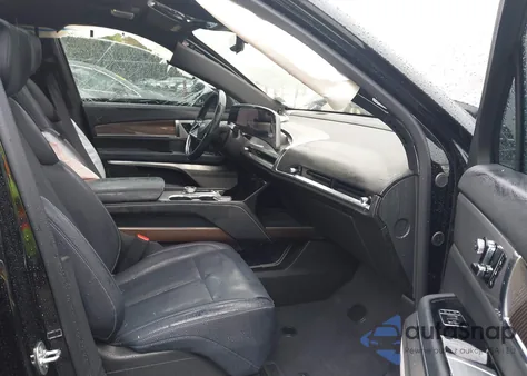 2026 Cadillac Vistiq Sport z USA, uszkodzony, nr VIN 1GYC3NML6TZ701772